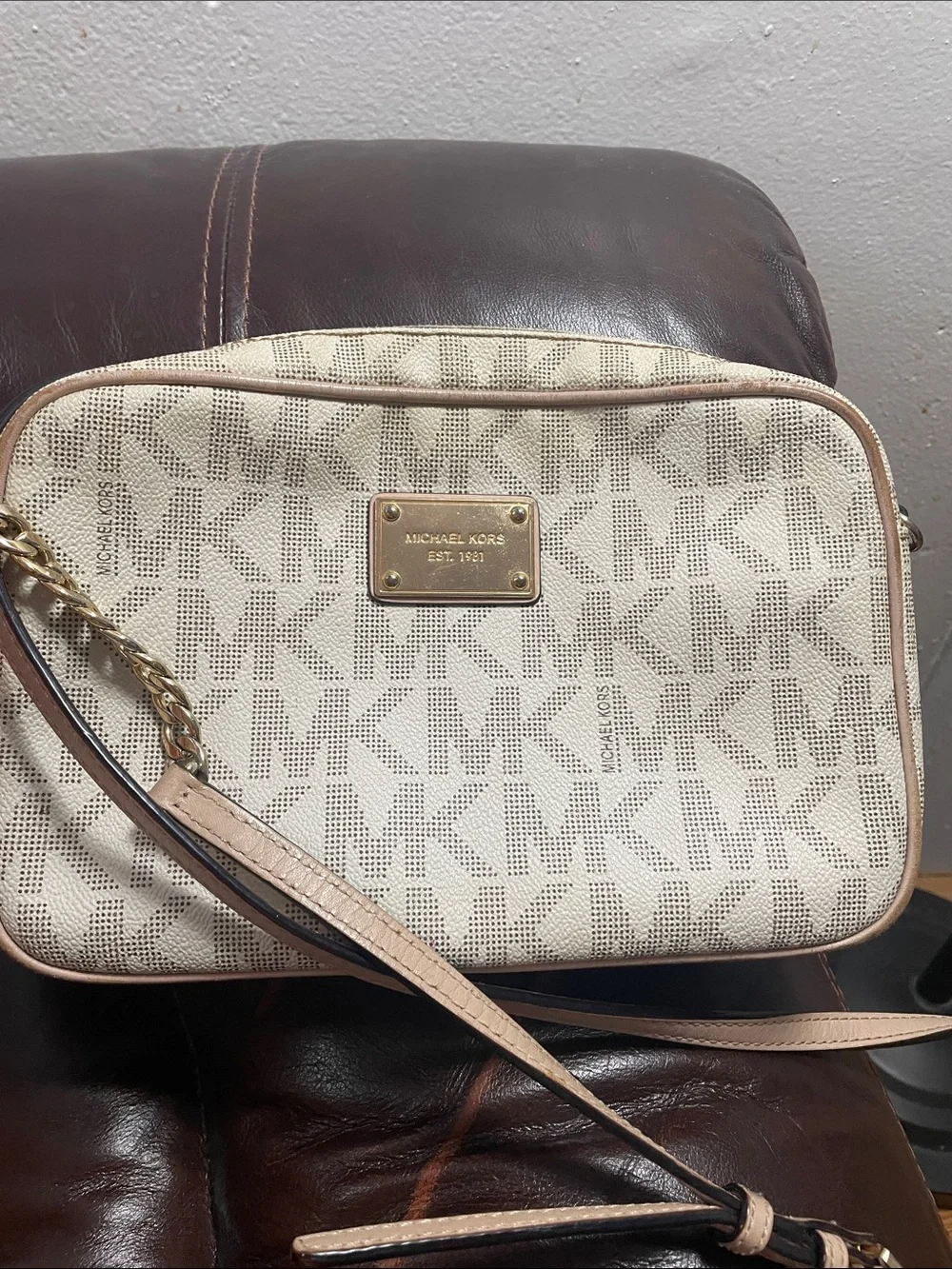 MICHAEL KORS Cream Signature MK Crossbody with Pale Pink Trim